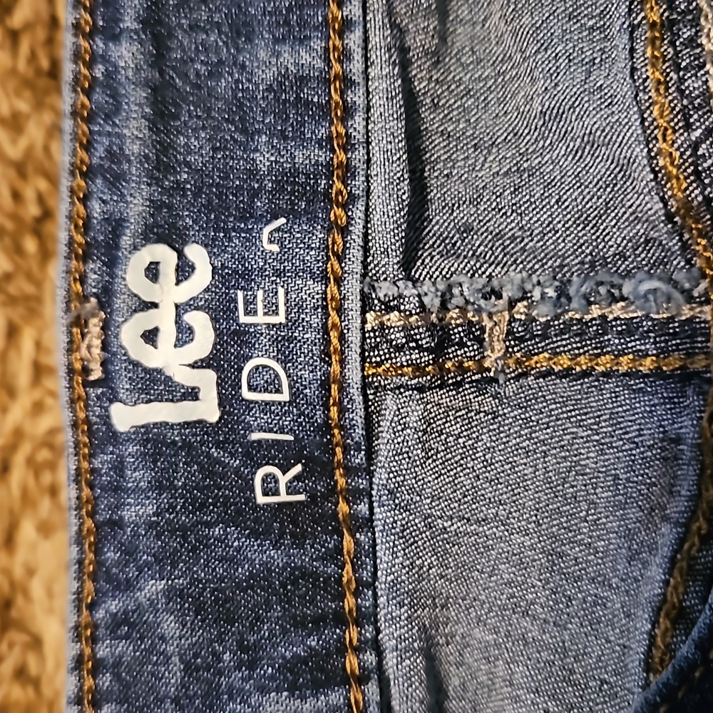 Lee Riders Capris - Picture 3 of 7